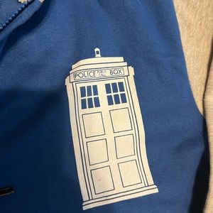 Doctor who hoodie with pockets